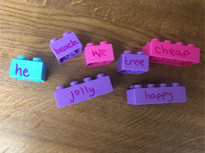 5-bricks lego phonics activities